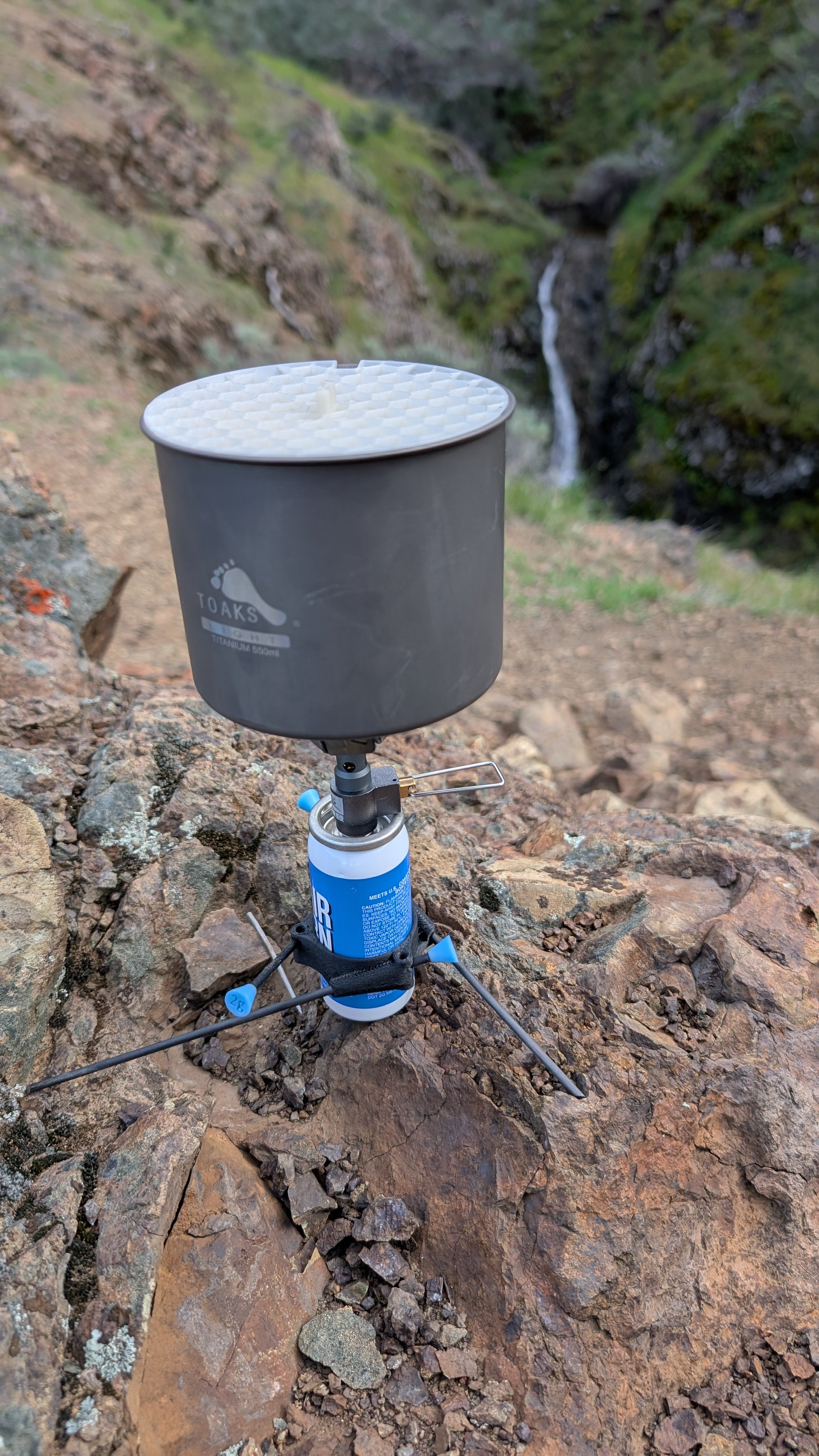 StoveBug Stake - Ultralight Air Horn Canister Stove Support in Carbon Fiber for Backpacking